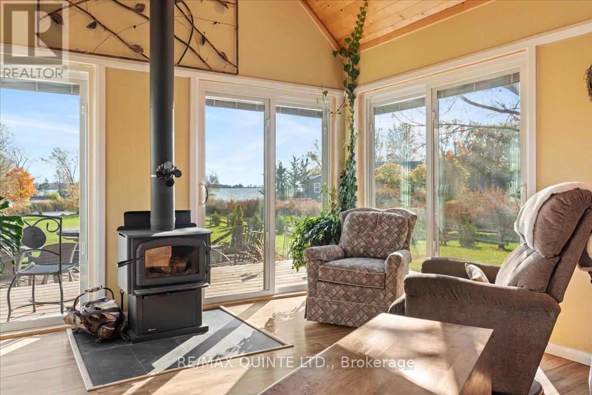 15775 Loyalist Parkway, Prince Edward County, Ontario  K0K 1G0 - Photo 11 - X12519352