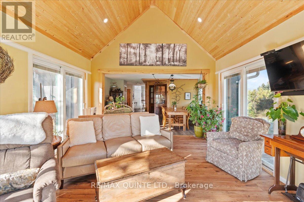 15775 Loyalist Parkway, Prince Edward County, Ontario  K0K 1G0 - Photo 12 - X12519352