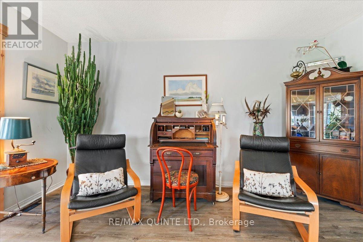 15775 Loyalist Parkway, Prince Edward County, Ontario  K0K 1G0 - Photo 14 - X12519352