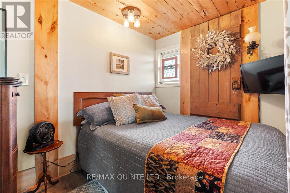 15775 Loyalist Parkway, Prince Edward County, Ontario  K0K 1G0 - Photo 15 - X12519352