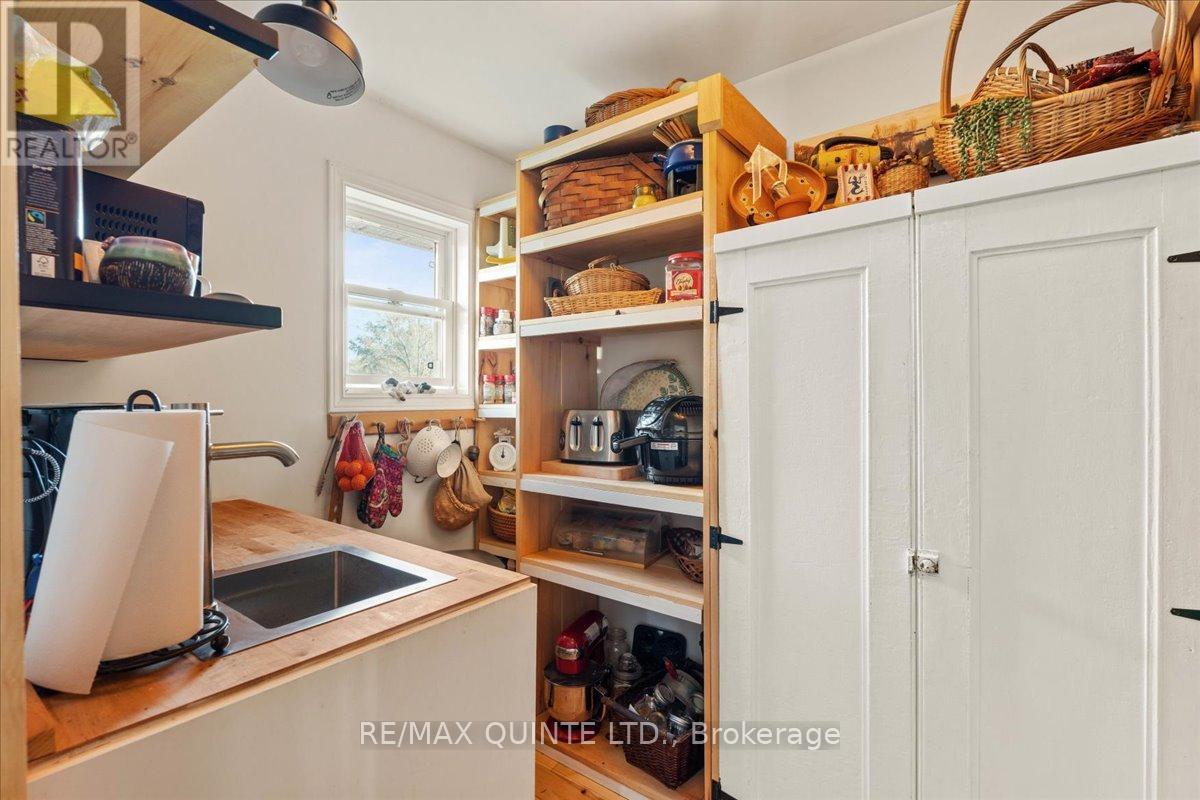 15775 Loyalist Parkway, Prince Edward County, Ontario  K0K 1G0 - Photo 24 - X12519352