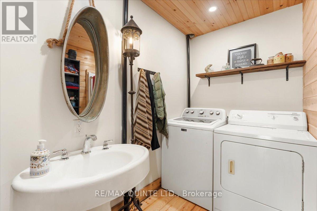 15775 Loyalist Parkway, Prince Edward County, Ontario  K0K 1G0 - Photo 29 - X12519352