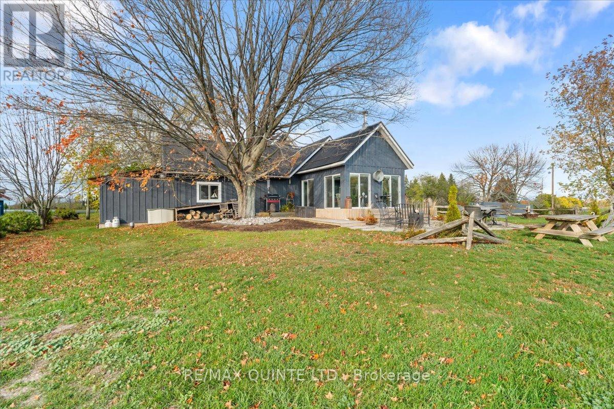 15775 Loyalist Parkway, Prince Edward County, Ontario  K0K 1G0 - Photo 35 - X12519352