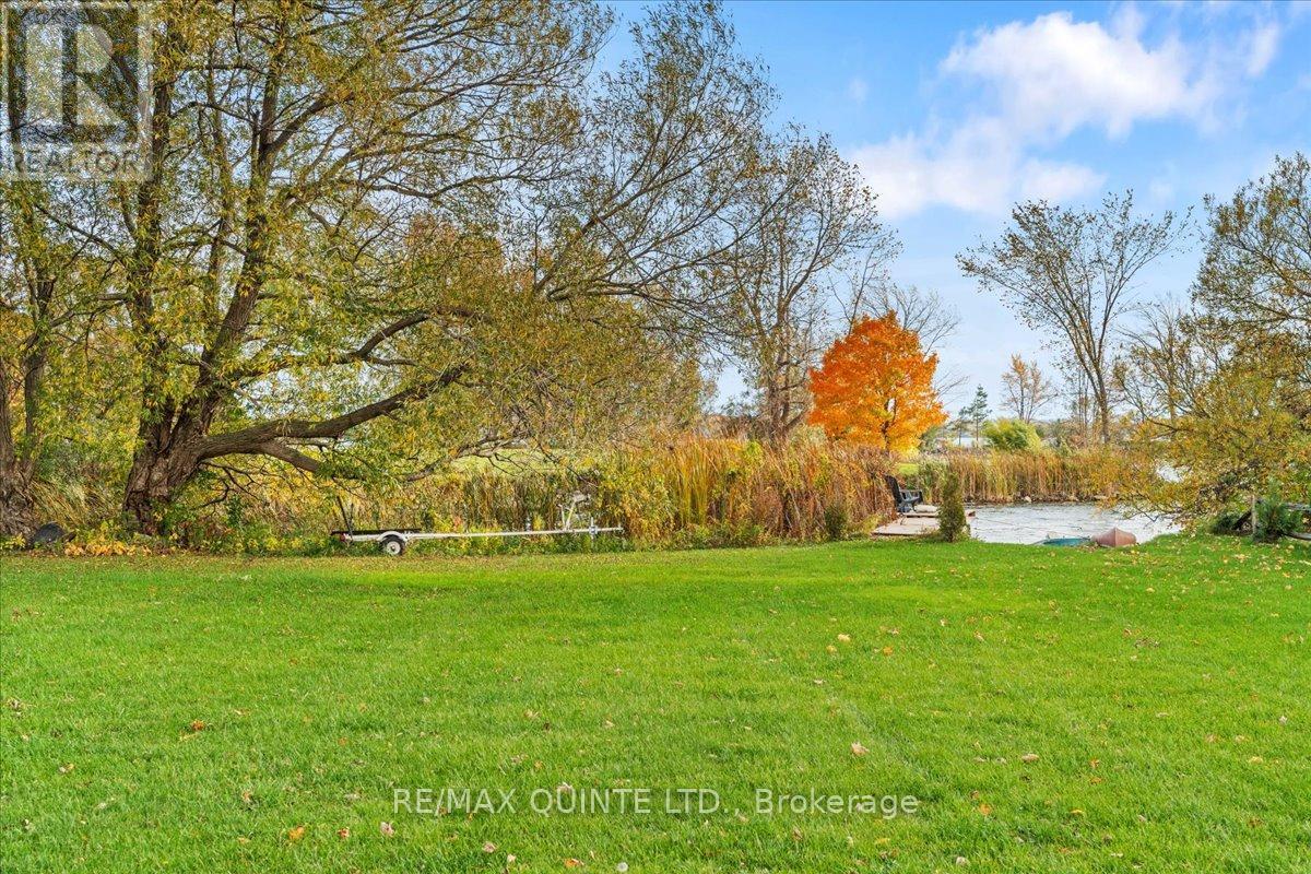 15775 Loyalist Parkway, Prince Edward County, Ontario  K0K 1G0 - Photo 39 - X12519352