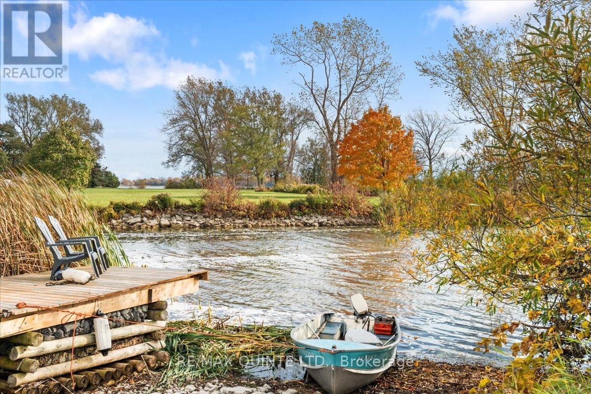 15775 Loyalist Parkway, Prince Edward County, Ontario  K0K 1G0 - Photo 40 - X12519352