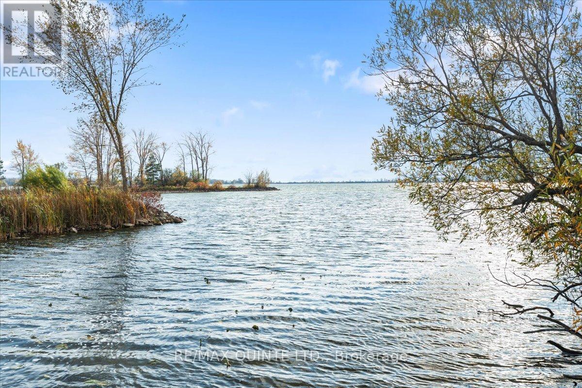 15775 Loyalist Parkway, Prince Edward County, Ontario  K0K 1G0 - Photo 41 - X12519352