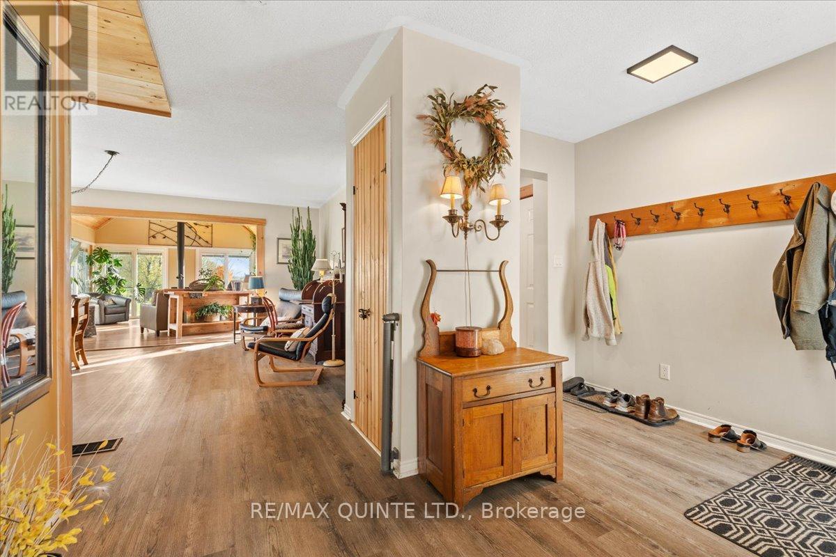 15775 Loyalist Parkway, Prince Edward County, Ontario  K0K 1G0 - Photo 6 - X12519352