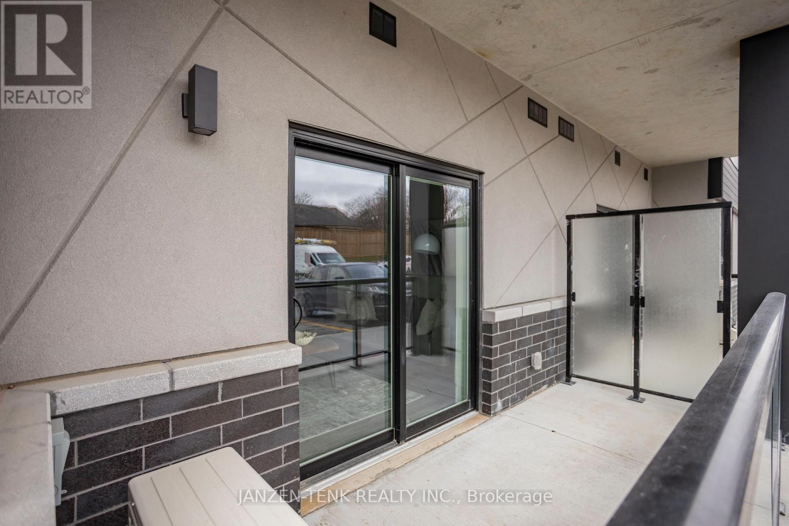 208 - 555 Teeple Terrace, London South, Ontario  N6K 0L6 - Photo 12 - X12519232