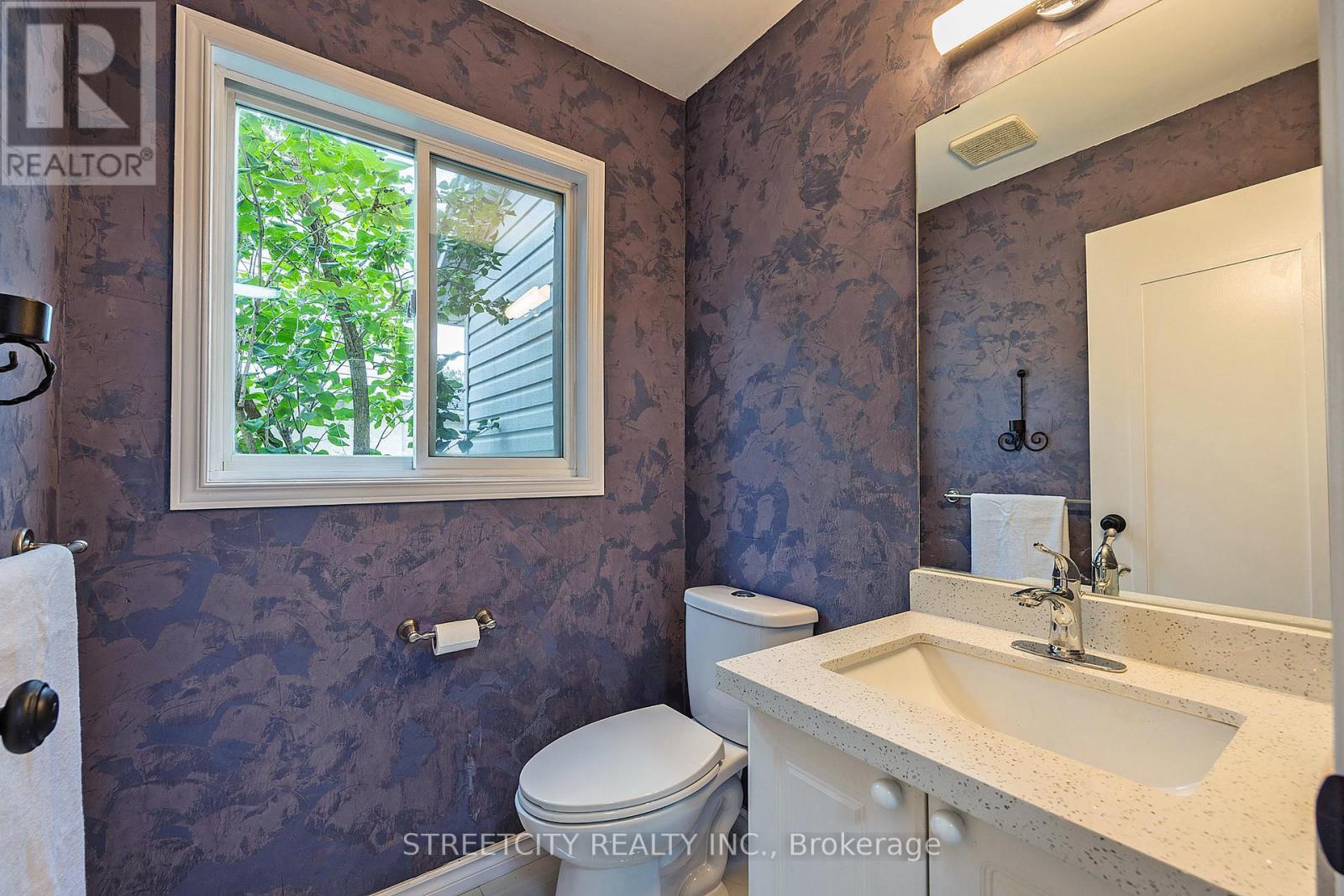 808 Guildwood Boulevard, London North, Ontario  N6H 5G2 - Photo 10 - X12519254