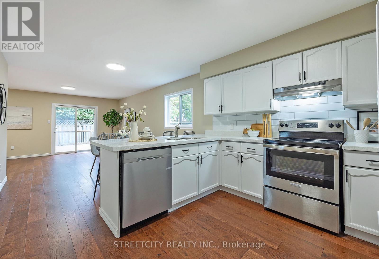 808 Guildwood Boulevard, London North, Ontario  N6H 5G2 - Photo 17 - X12519254