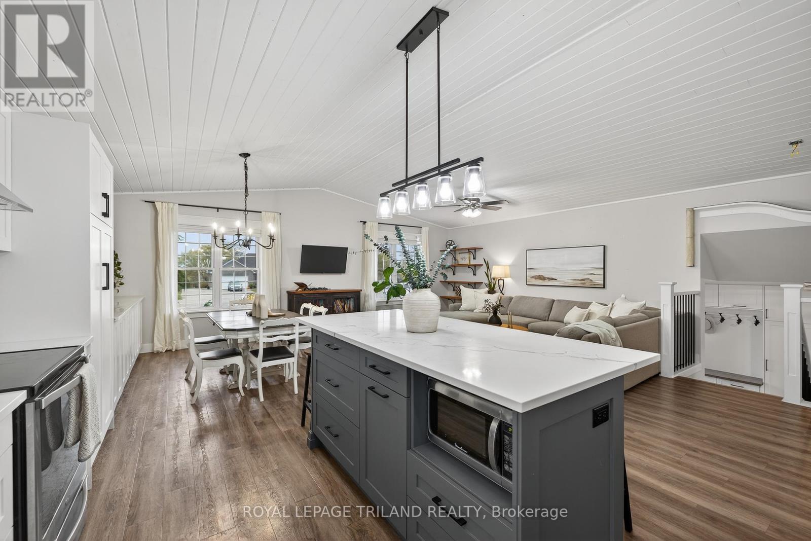 11565 Springfield Road, Malahide, Ontario  N5H 2R3 - Photo 12 - X12519288