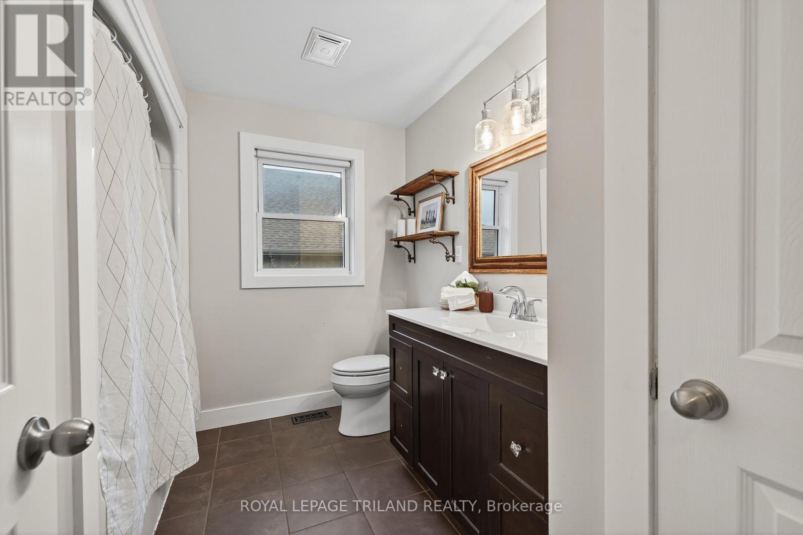 11565 Springfield Road, Malahide, Ontario  N5H 2R3 - Photo 18 - X12519288