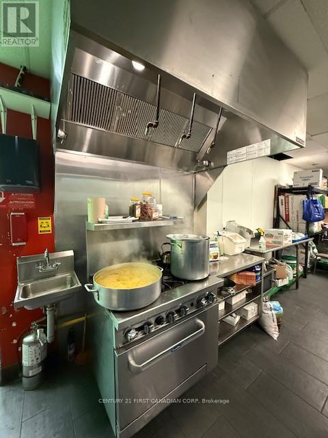 1362 Lambton Mall Road, Sarnia, Ontario  N7S 5R6 - Photo 13 - X12519434