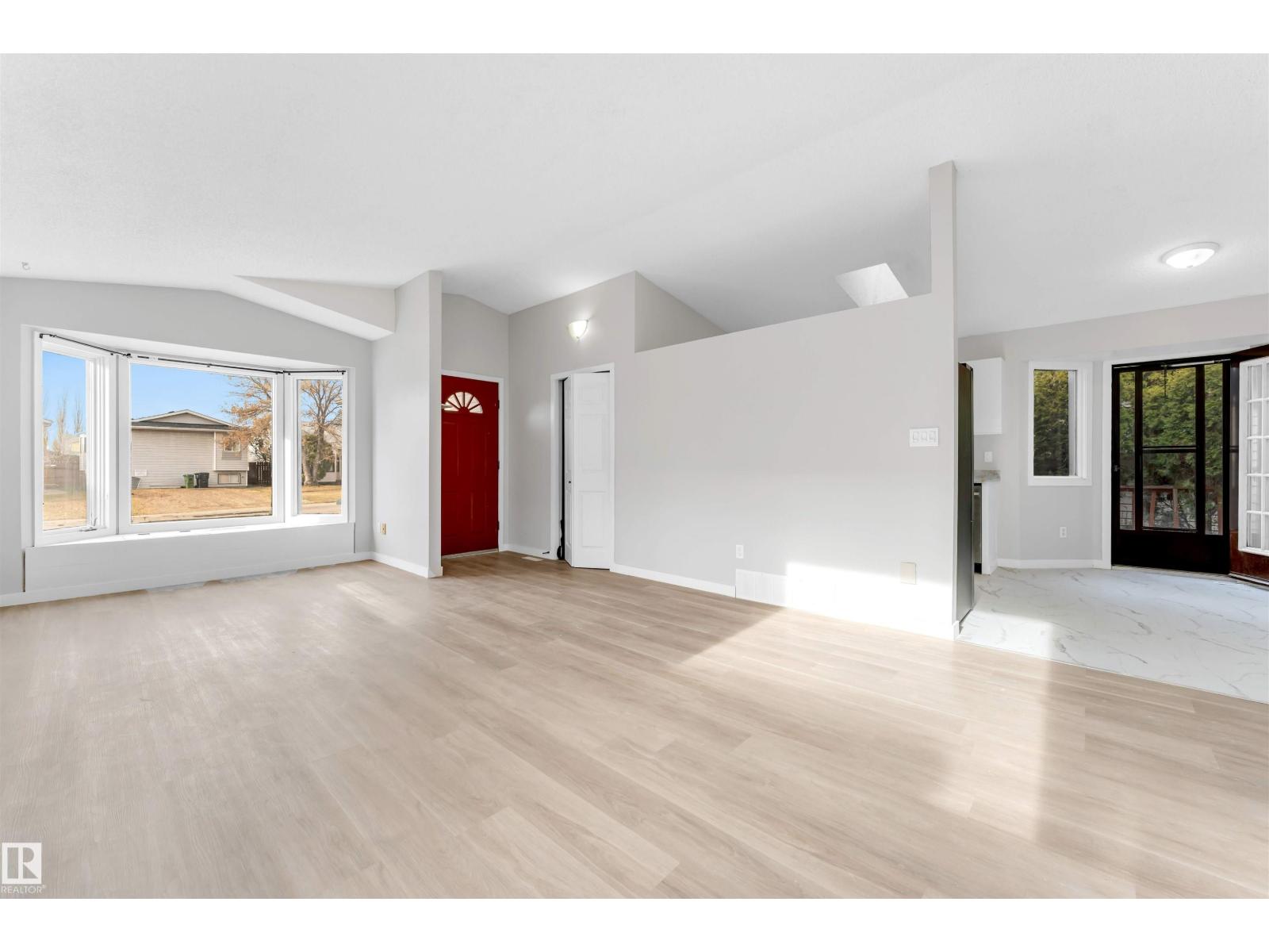 3313 43 St Nw, Edmonton, Alberta  T6L 5Z6 - Photo 4 - E4464973