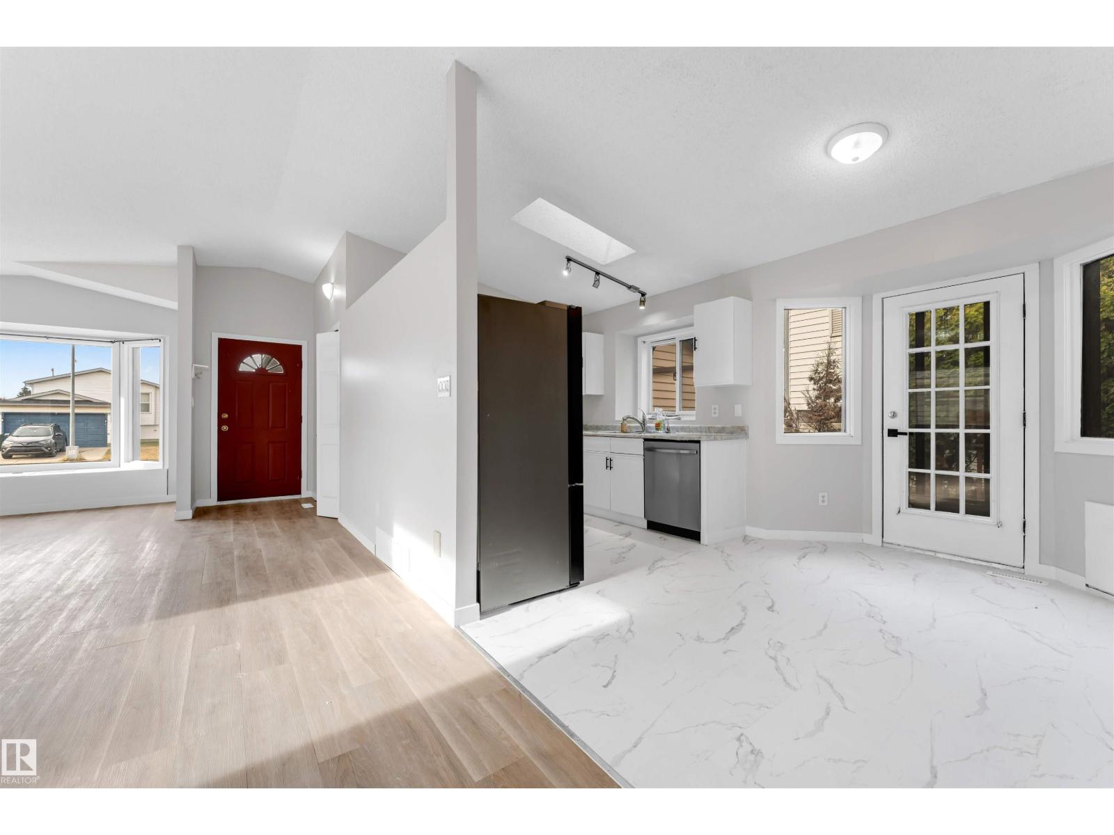 3313 43 St Nw, Edmonton, Alberta  T6L 5Z6 - Photo 5 - E4464973