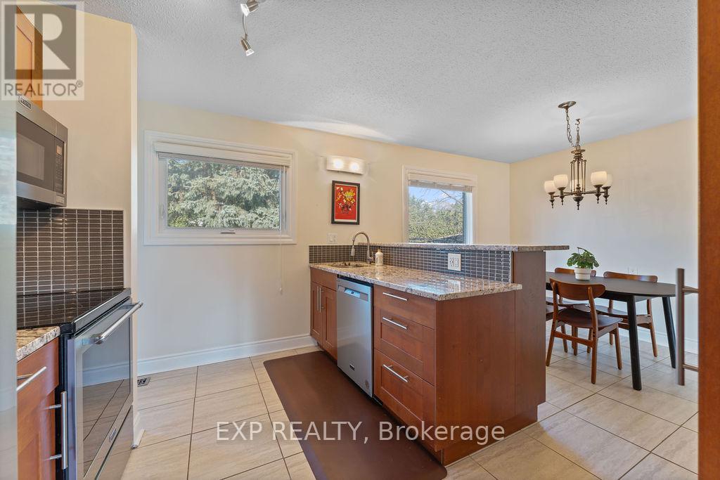 19 Sunnycrest Drive, Ottawa, Ontario  K2E 5Y3 - Photo 12 - X12519284