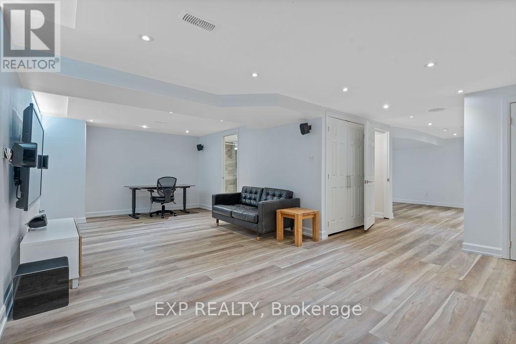 19 Sunnycrest Drive, Ottawa, Ontario  K2E 5Y3 - Photo 26 - X12519284