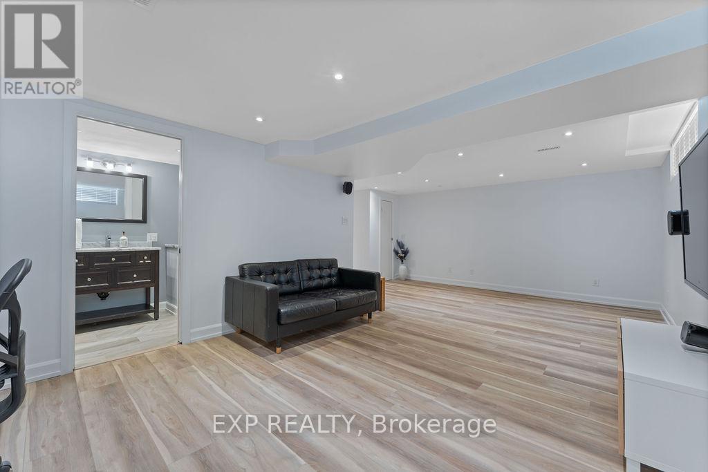 19 Sunnycrest Drive, Ottawa, Ontario  K2E 5Y3 - Photo 28 - X12519284