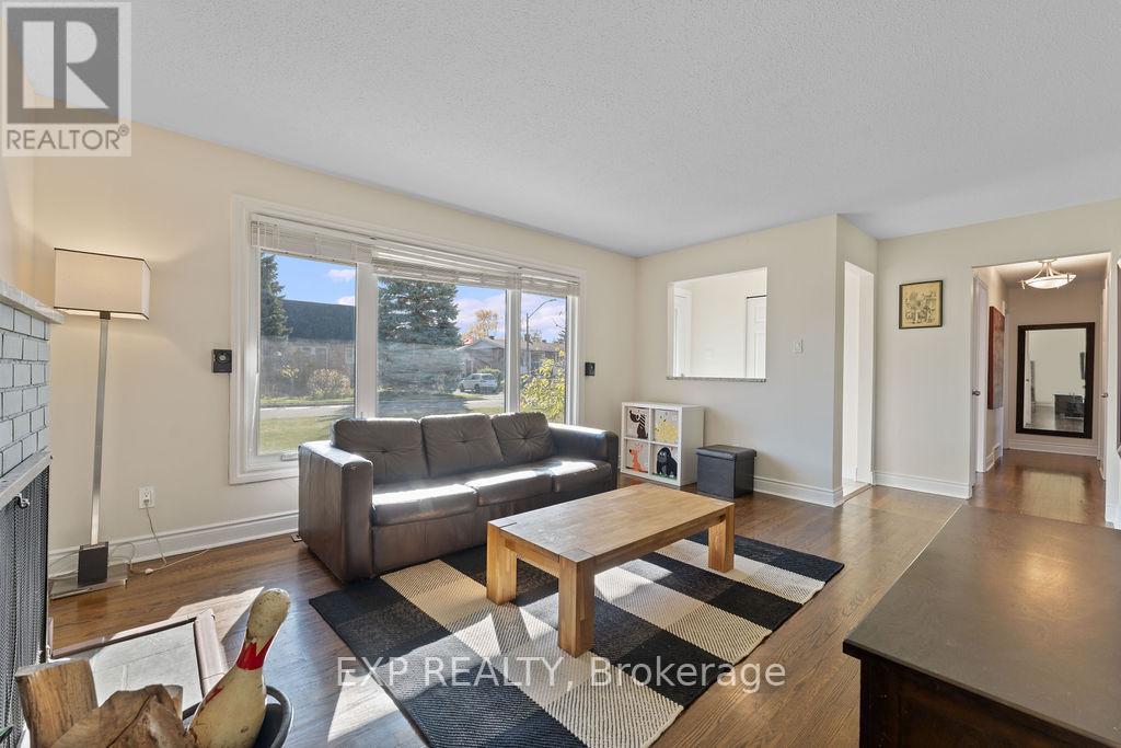 19 Sunnycrest Drive, Ottawa, Ontario  K2E 5Y3 - Photo 8 - X12519284