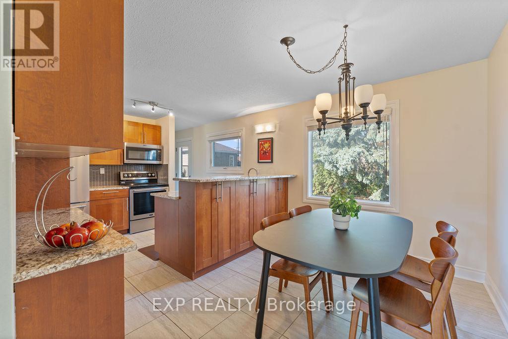 19 Sunnycrest Drive, Ottawa, Ontario  K2E 5Y3 - Photo 9 - X12519284