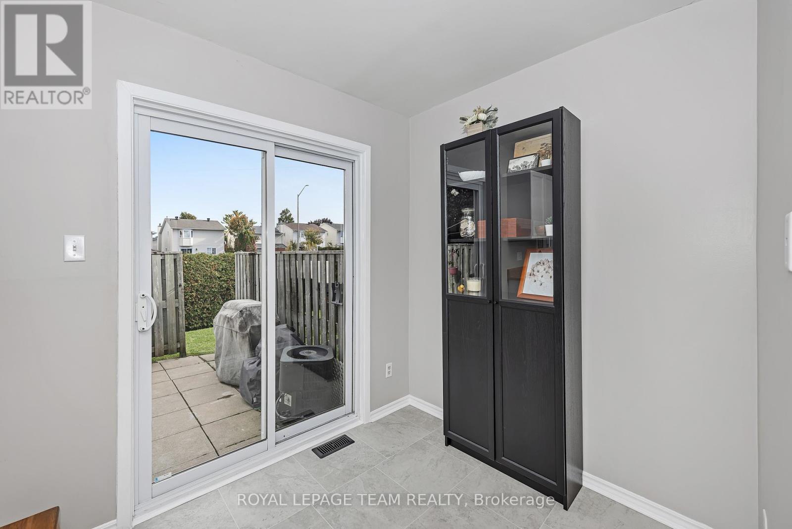 21 - 1960 Colorado Lane, Ottawa, Ontario  K1C 6T9 - Photo 12 - X12519324