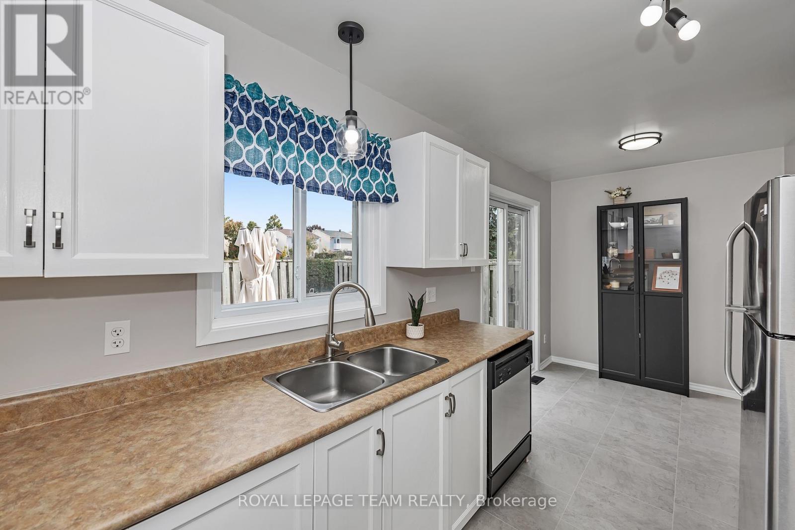 21 - 1960 Colorado Lane, Ottawa, Ontario  K1C 6T9 - Photo 7 - X12519324