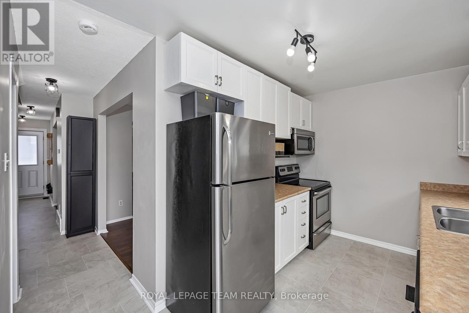 21 - 1960 Colorado Lane, Ottawa, Ontario  K1C 6T9 - Photo 8 - X12519324