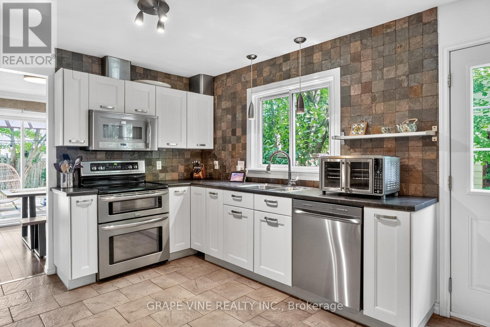 25 Pacer Place, Ottawa, Ontario  K2M 1B1 - Photo 18 - X12519344