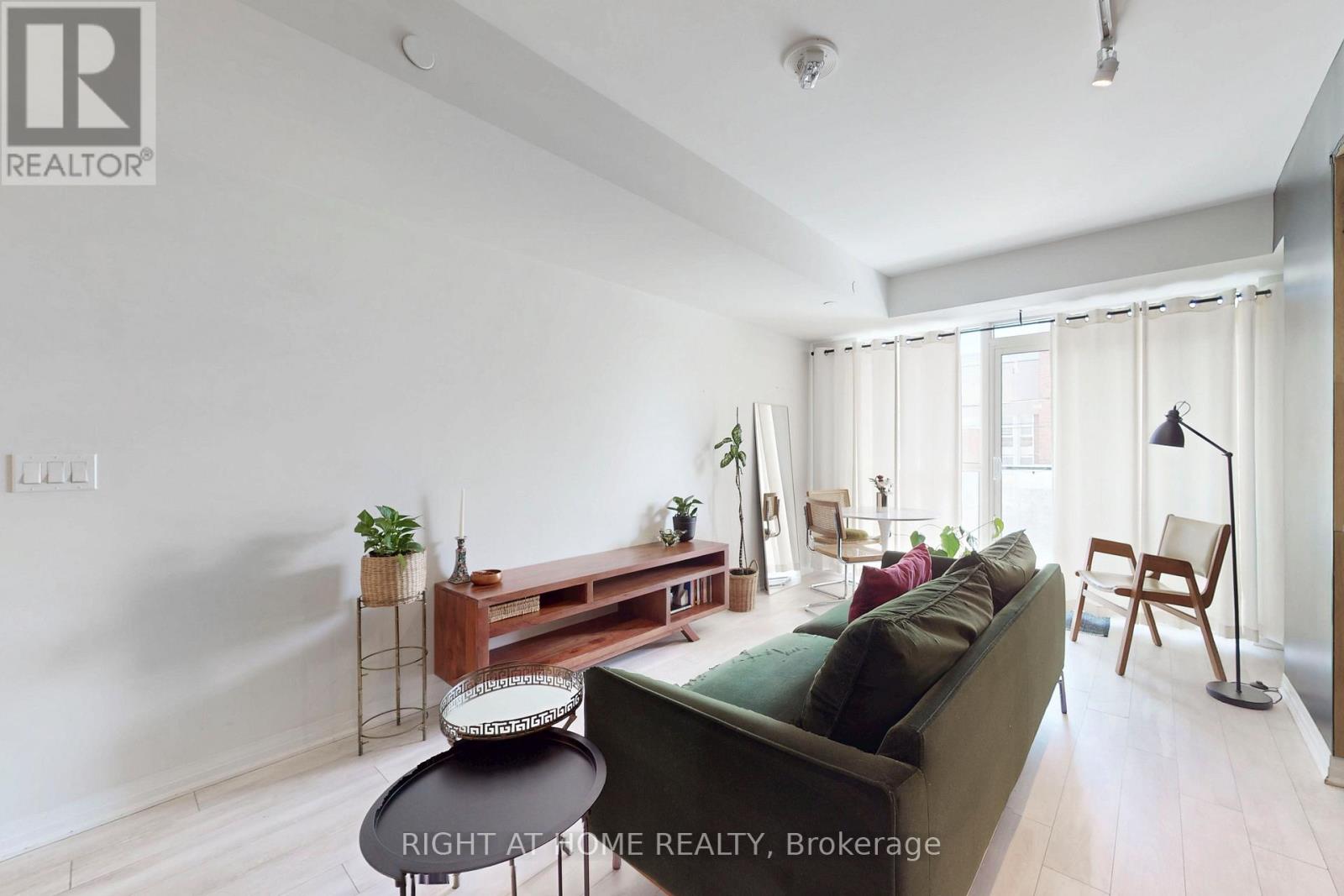 202 - 1630 Queen Street E, Toronto, Ontario M4L 0B3 - Photo 18 - E12477656