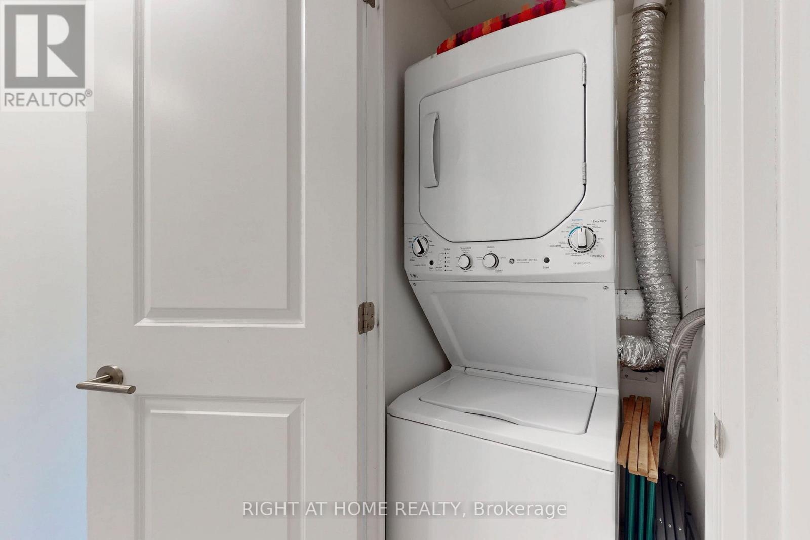 202 - 1630 Queen Street E, Toronto, Ontario M4L 0B3 - Photo 17 - E12477656