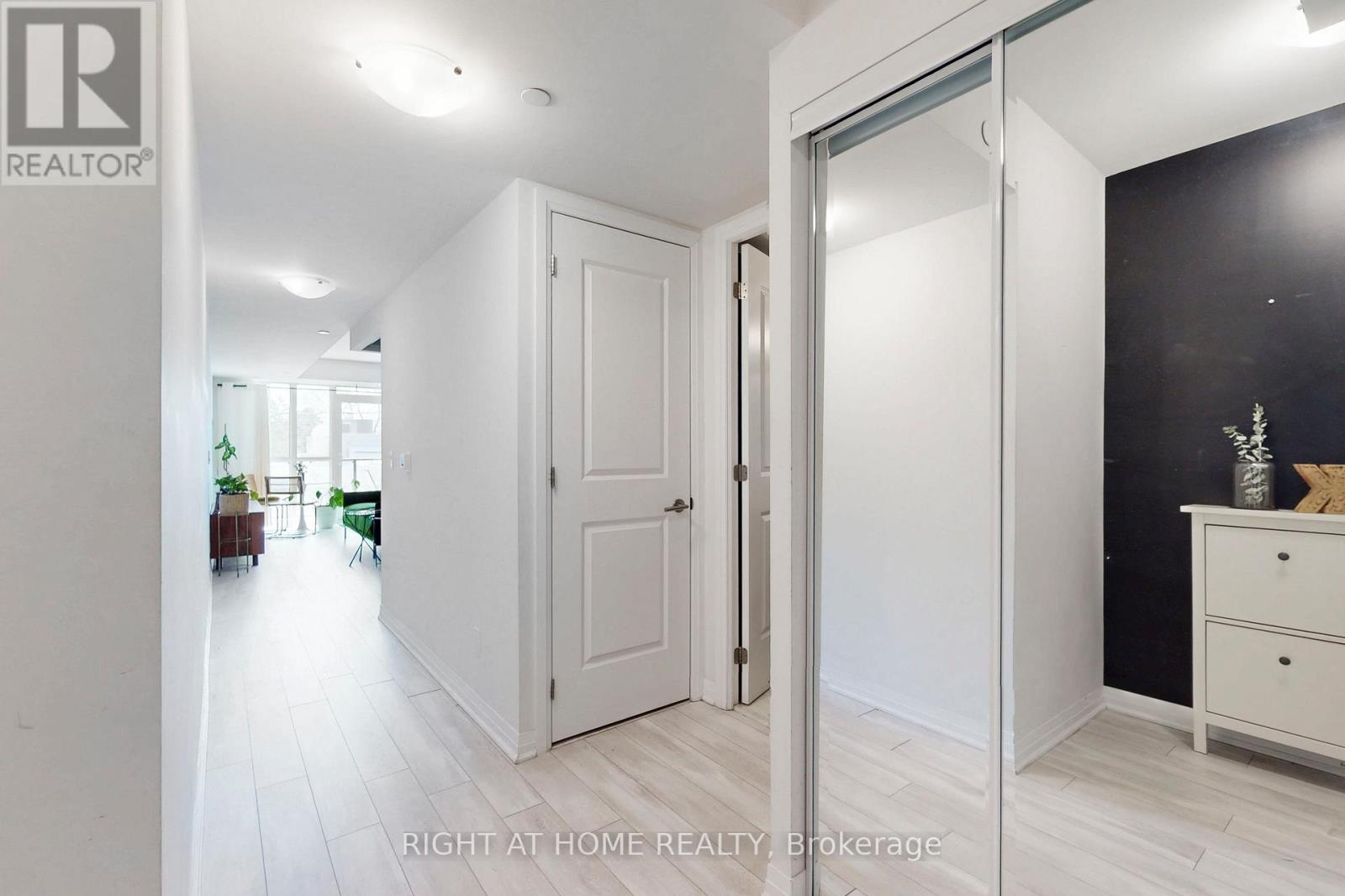 202 - 1630 Queen Street E, Toronto, Ontario M4L 0B3 - Photo 10 - E12477656