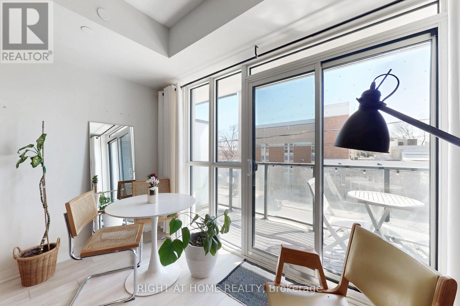 202 - 1630 Queen Street E, Toronto, Ontario M4L 0B3 - Photo 3 - E12477656