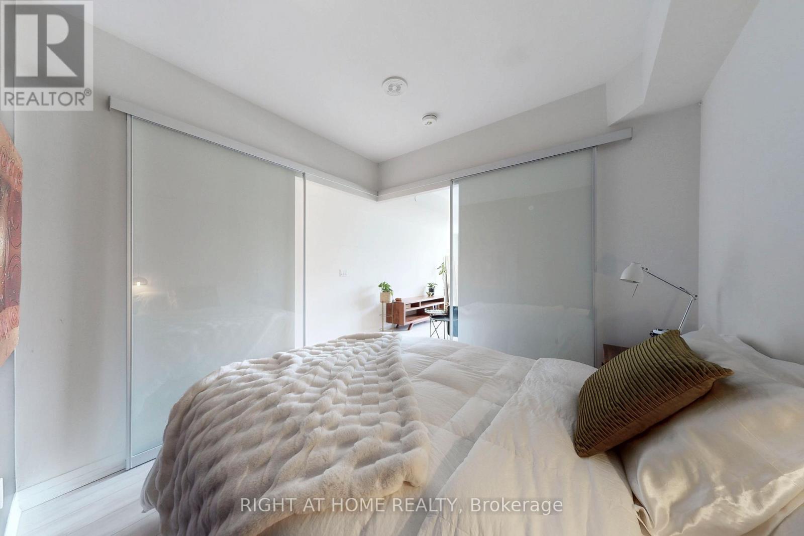 202 - 1630 Queen Street E, Toronto, Ontario M4L 0B3 - Photo 6 - E12477656