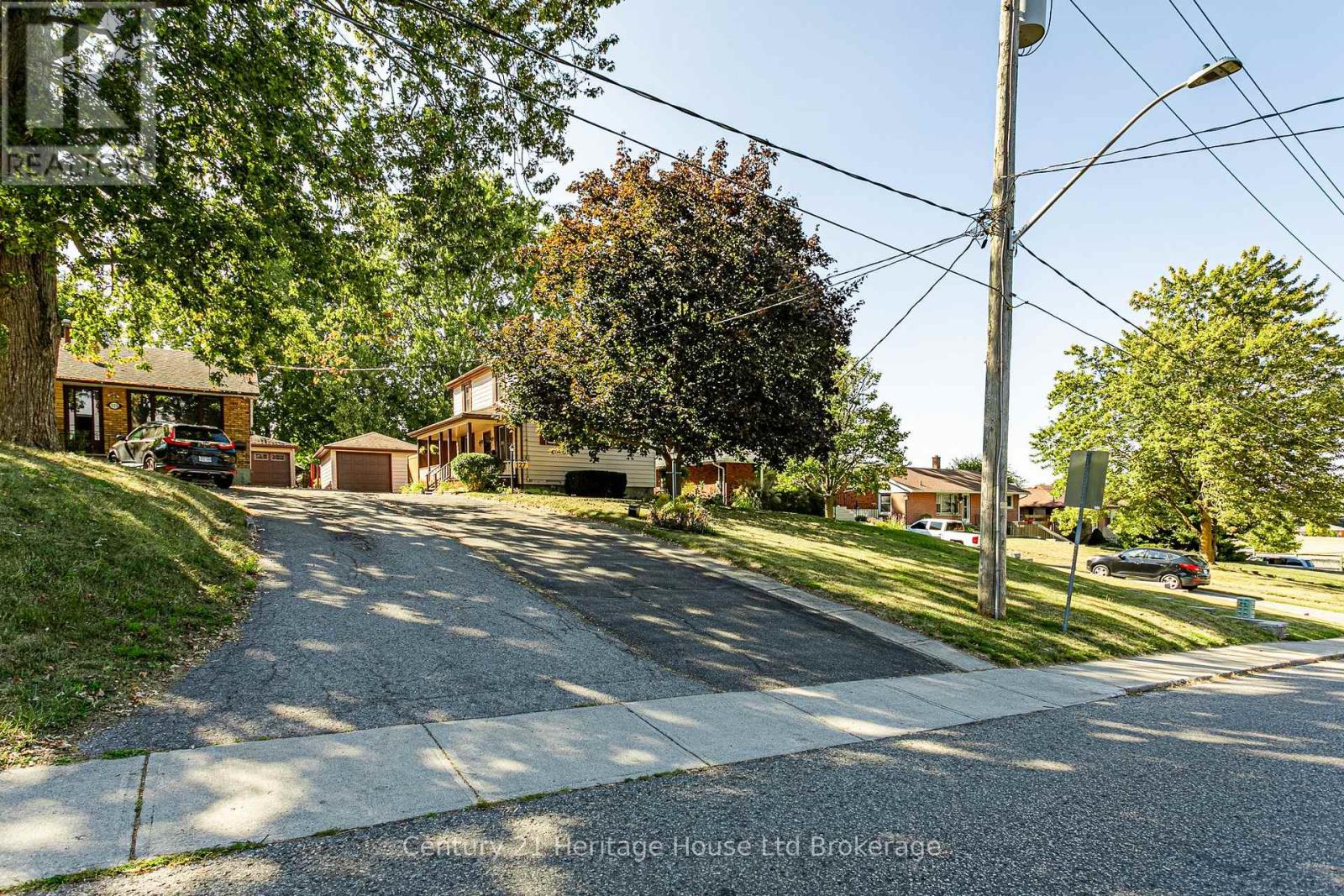 127 Clarke Street N, Woodstock, Ontario N4S 7M6 - Photo 3 - X12519220