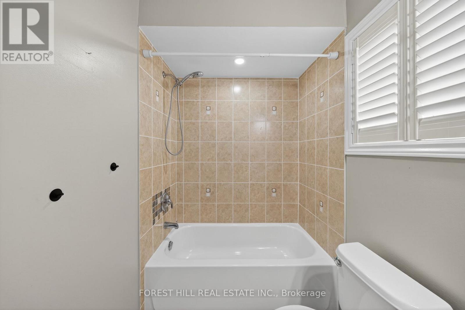 70 Diana Way, Barrie, Ontario  L4M 7H9 - Photo 17 - S12519124