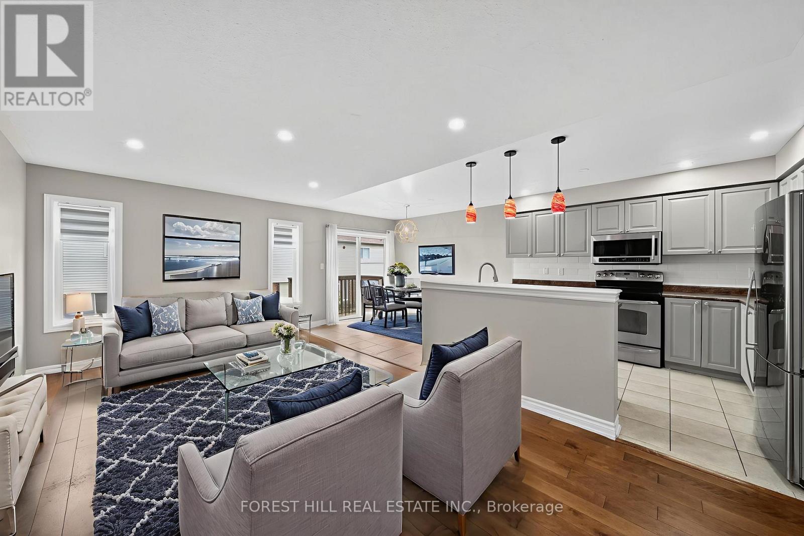 70 Diana Way, Barrie, Ontario  L4M 7H9 - Photo 4 - S12519124