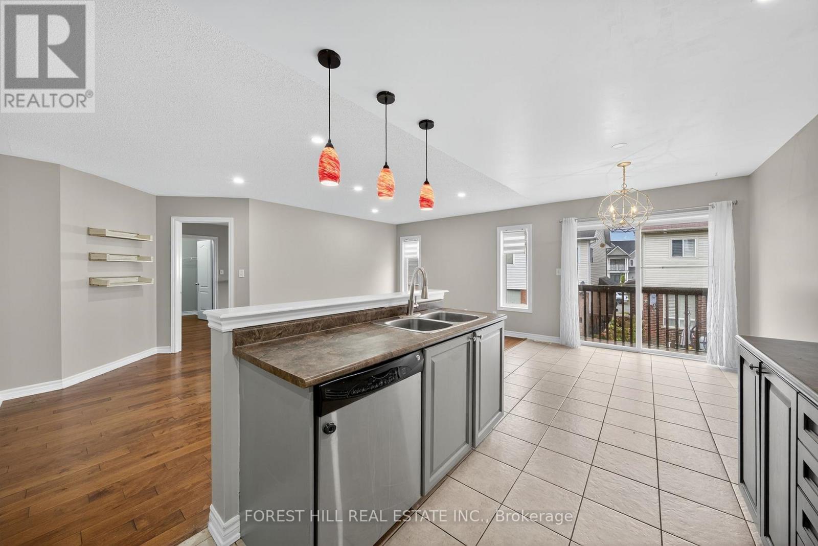 70 Diana Way, Barrie, Ontario  L4M 7H9 - Photo 8 - S12519124