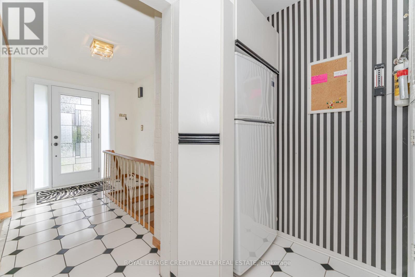 9 Glenora Crescent, Brampton, Ontario  L6S 1E1 - Photo 15 - W12517154