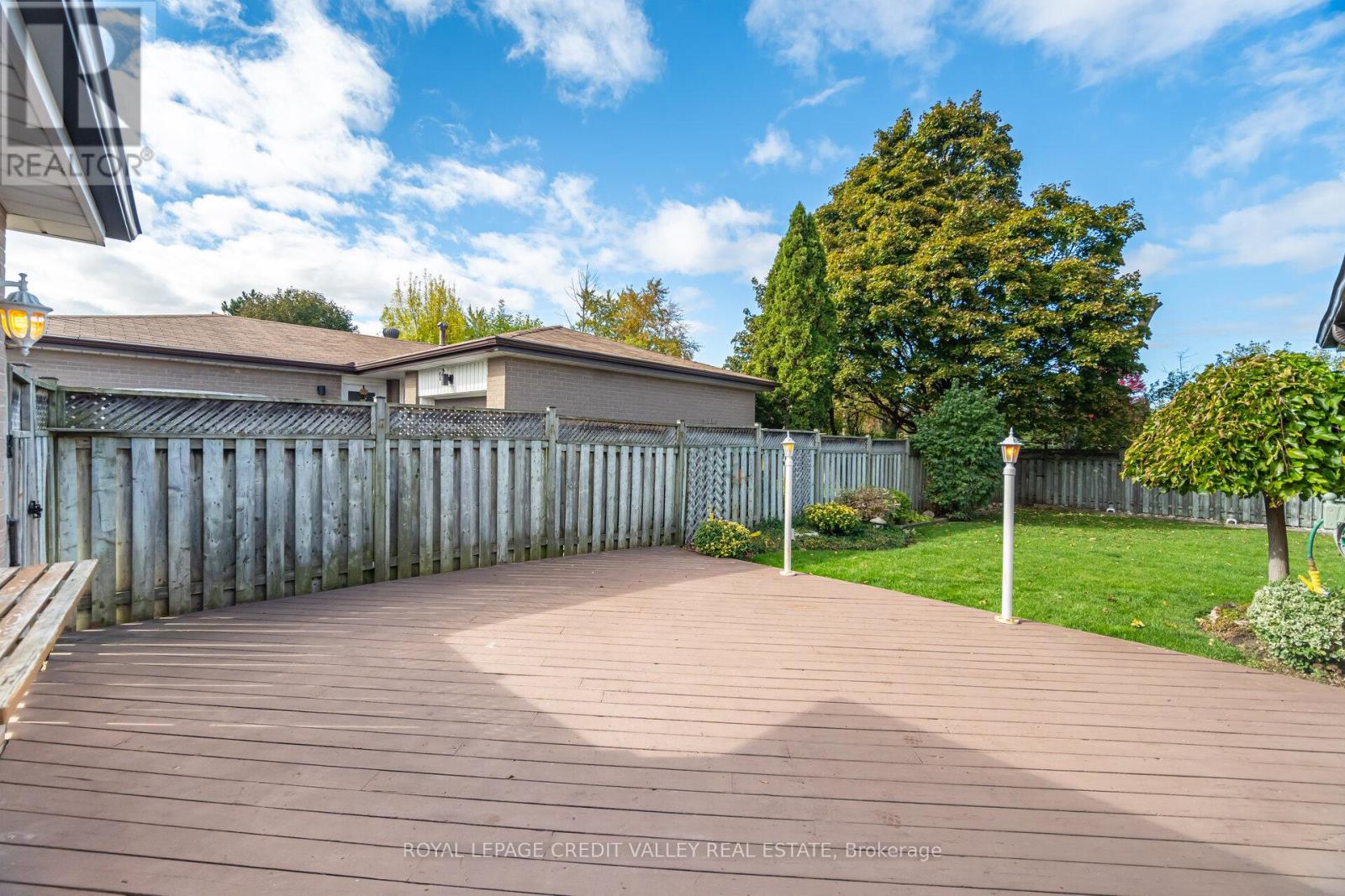 9 Glenora Crescent, Brampton, Ontario  L6S 1E1 - Photo 33 - W12517154