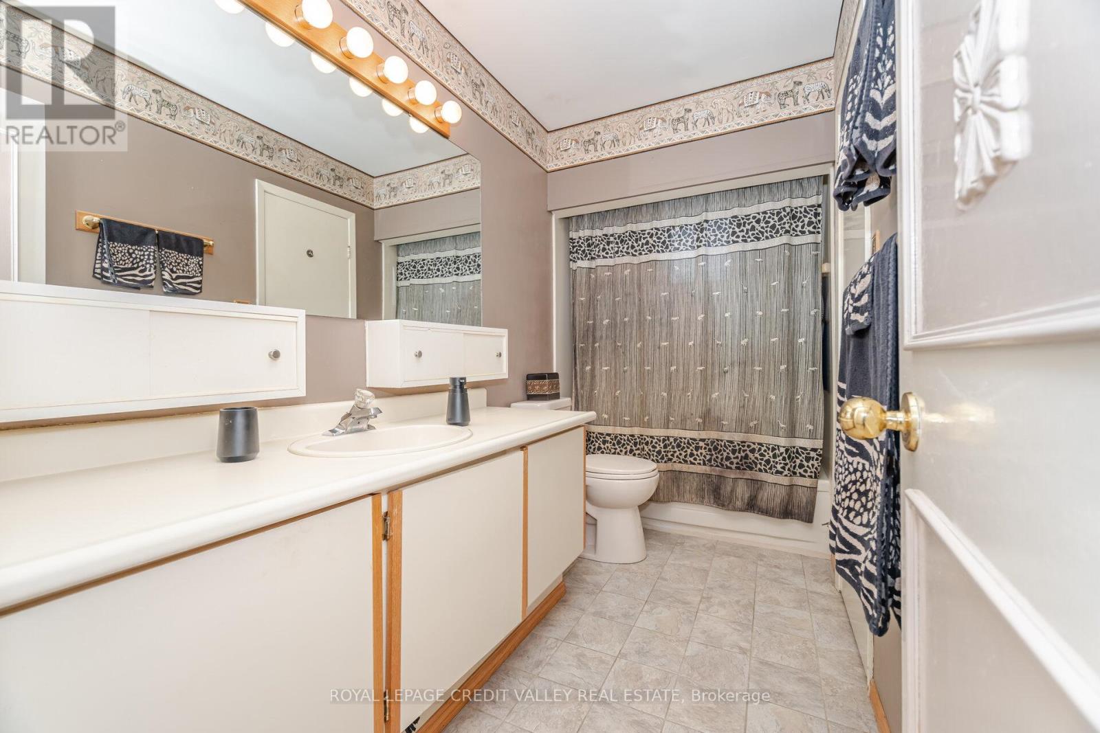 9 Glenora Crescent, Brampton, Ontario  L6S 1E1 - Photo 23 - W12517154