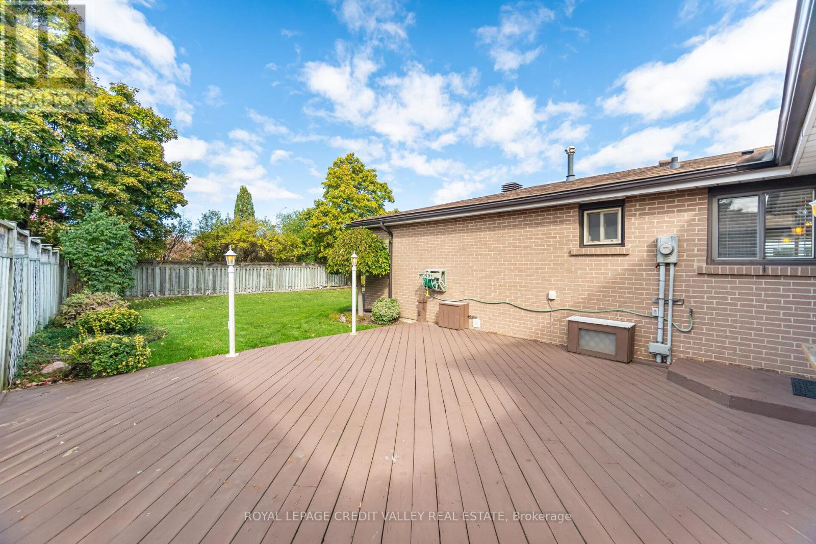 9 Glenora Crescent, Brampton, Ontario  L6S 1E1 - Photo 34 - W12517154