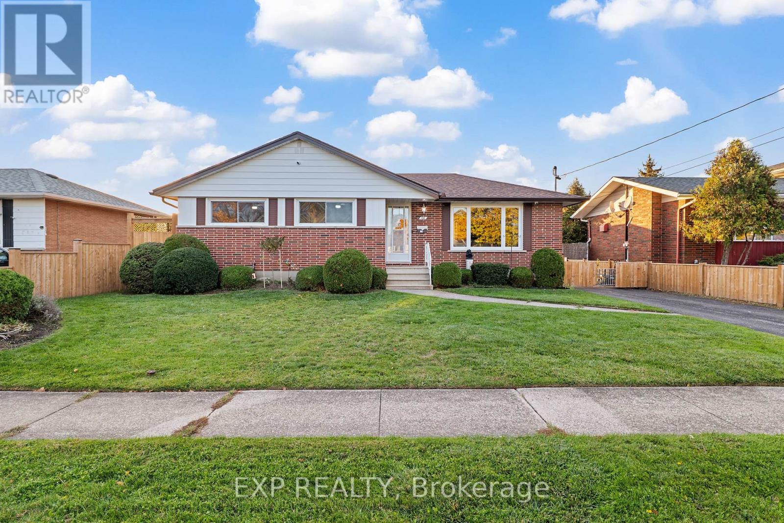 60 Grange Avenue, Welland, Ontario  L3B 1G7 - Photo 1 - X12519372