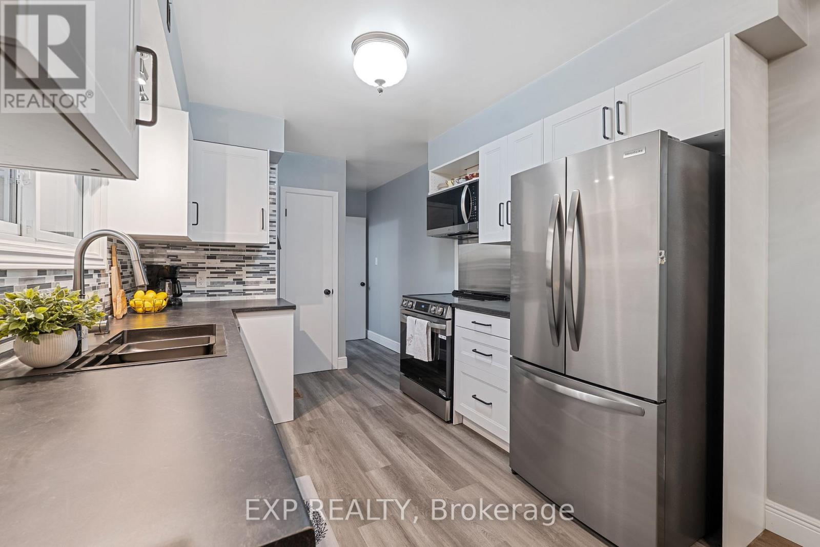 60 Grange Avenue, Welland, Ontario  L3B 1G7 - Photo 8 - X12519372