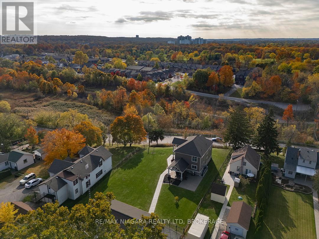 Property at 190 OAKDALE AVENUE image 3