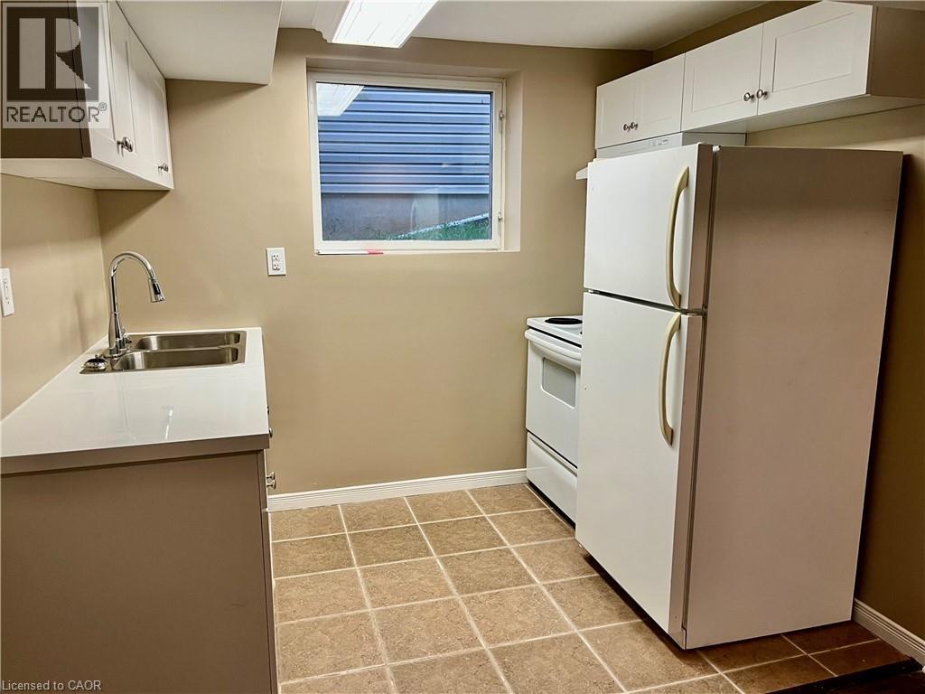 779 Angler Way, Waterloo, Ontario N2K 4L7 - Photo 4 - 40786425