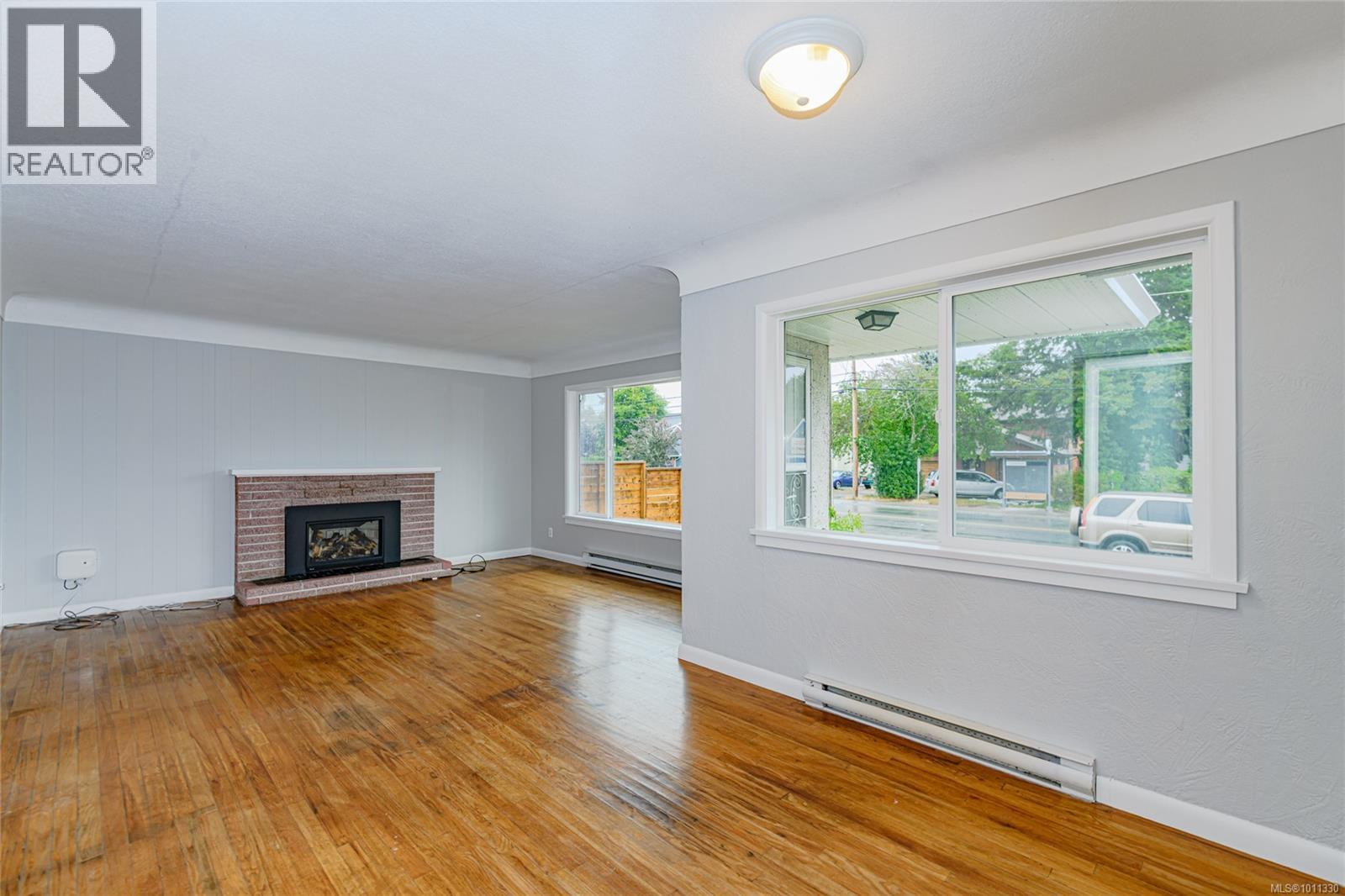 10142 Resthaven Dr, Sidney, British Columbia V8L 3G7 - Photo 5 - 1011330