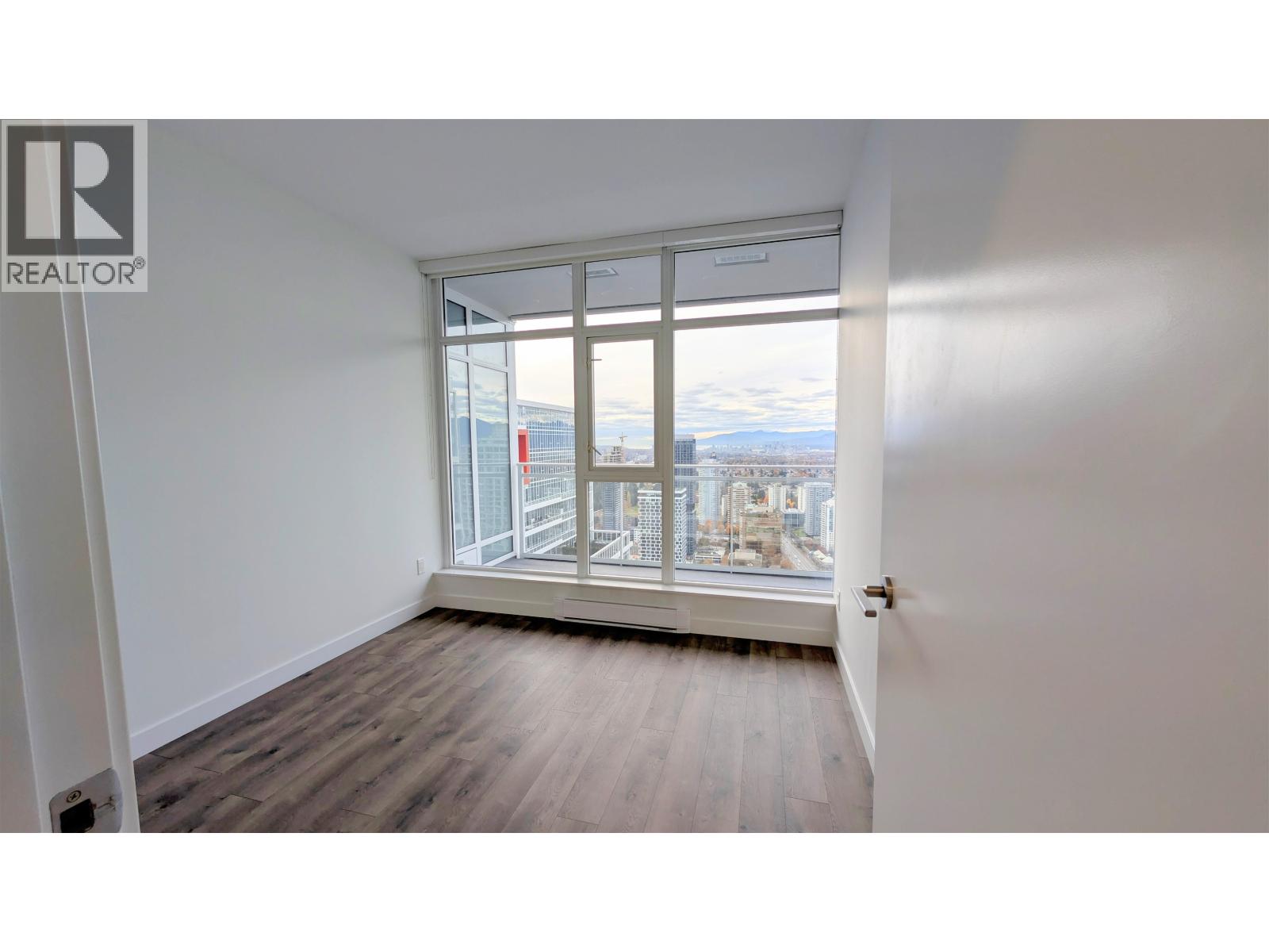 5008 4670 Assembly Way, Burnaby, British Columbia V5H 0H3 - Photo 10 - R3065323