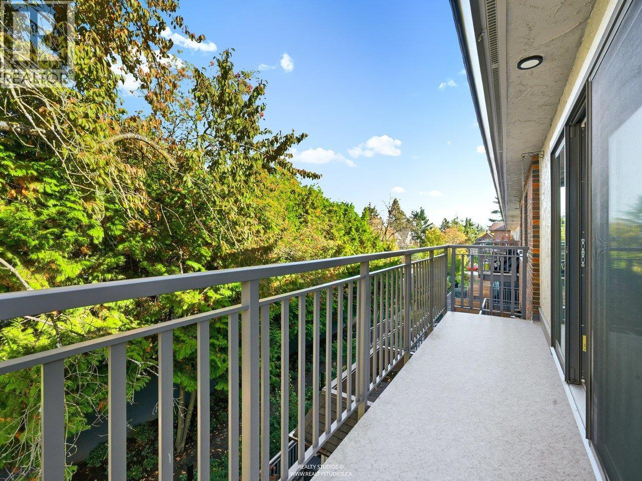 311 2121 W 6th Avenue, Vancouver, British Columbia  V6K 1V5 - Photo 11 - R3064378