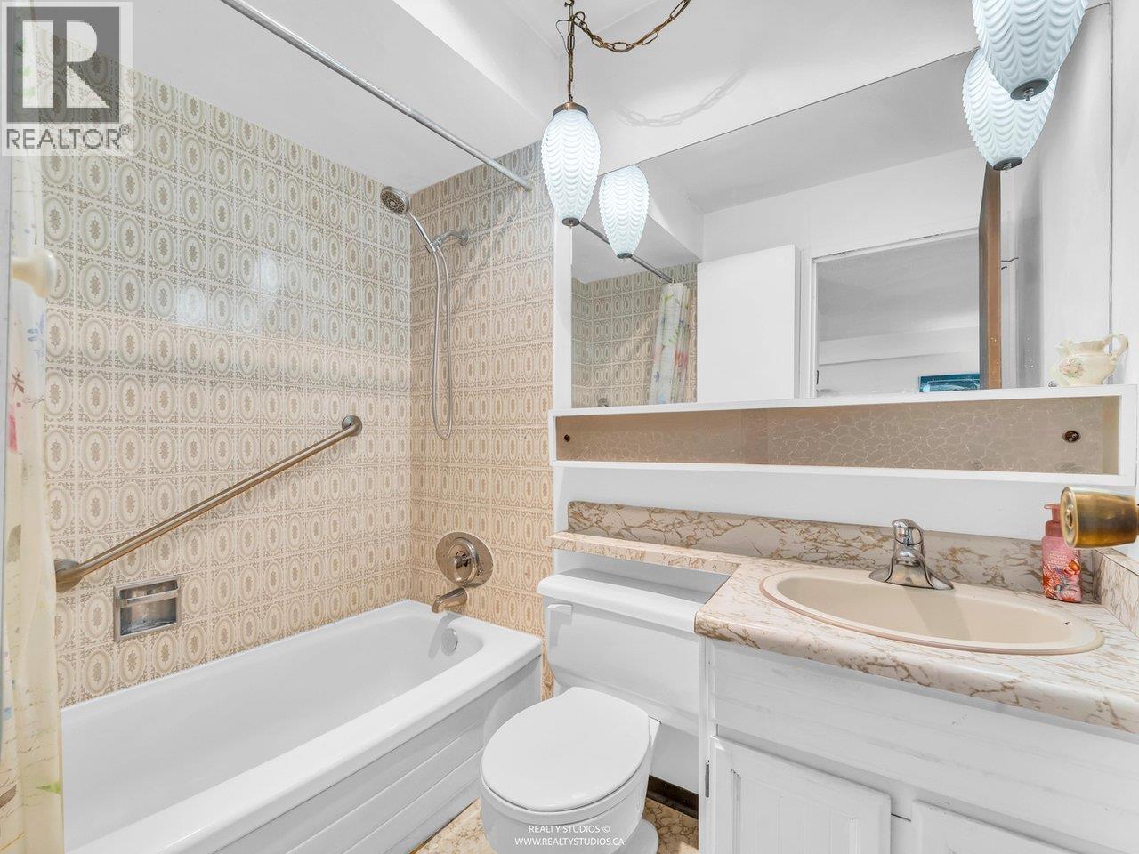 311 2121 W 6th Avenue, Vancouver, British Columbia  V6K 1V5 - Photo 10 - R3064378