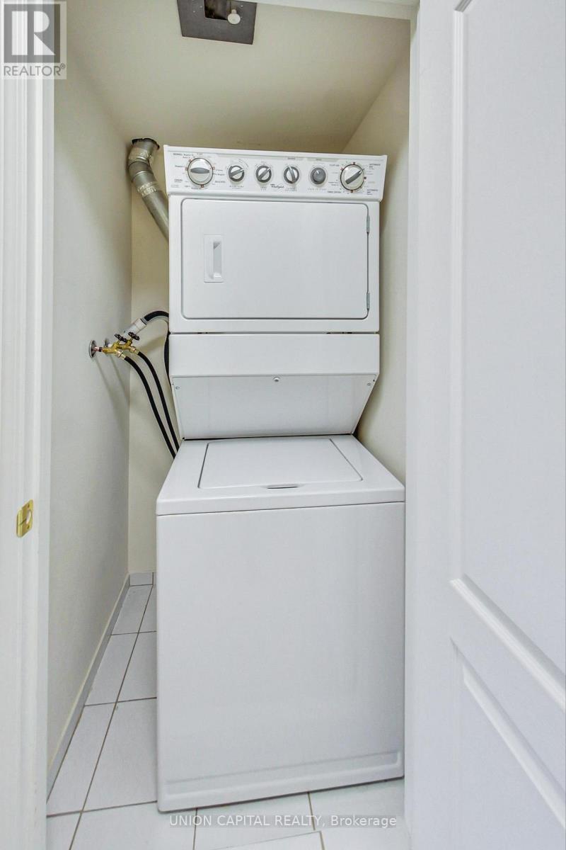 4 - 19 Hays Boulevard, Oakville, Ontario  L6H 0H8 - Photo 10 - W12519084